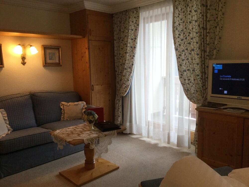Hotel Sassongher Корвара ин Бадия Екстериор снимка