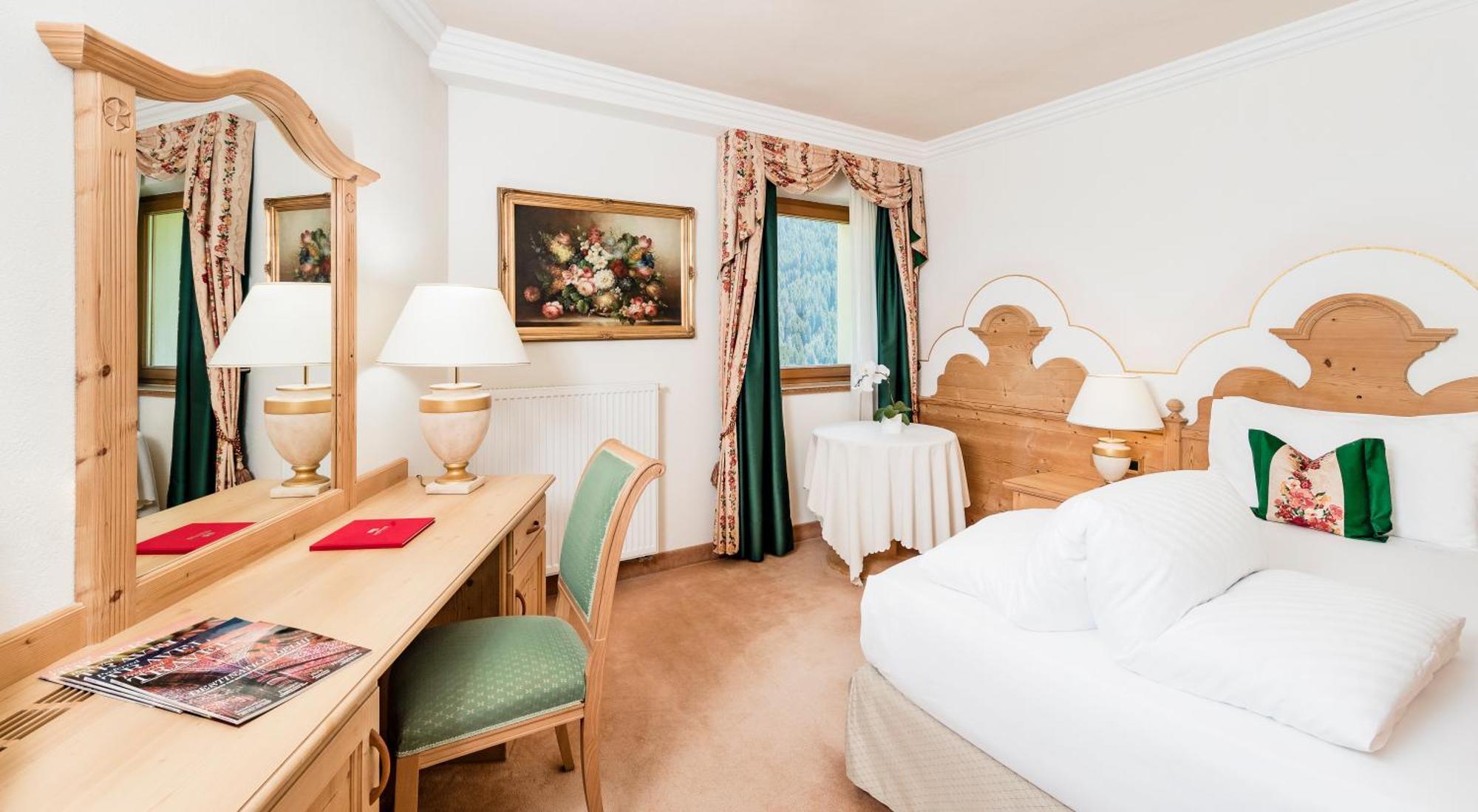 Hotel Sassongher Корвара ин Бадия Екстериор снимка