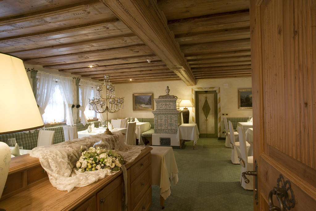 Hotel Sassongher Корвара ин Бадия Екстериор снимка