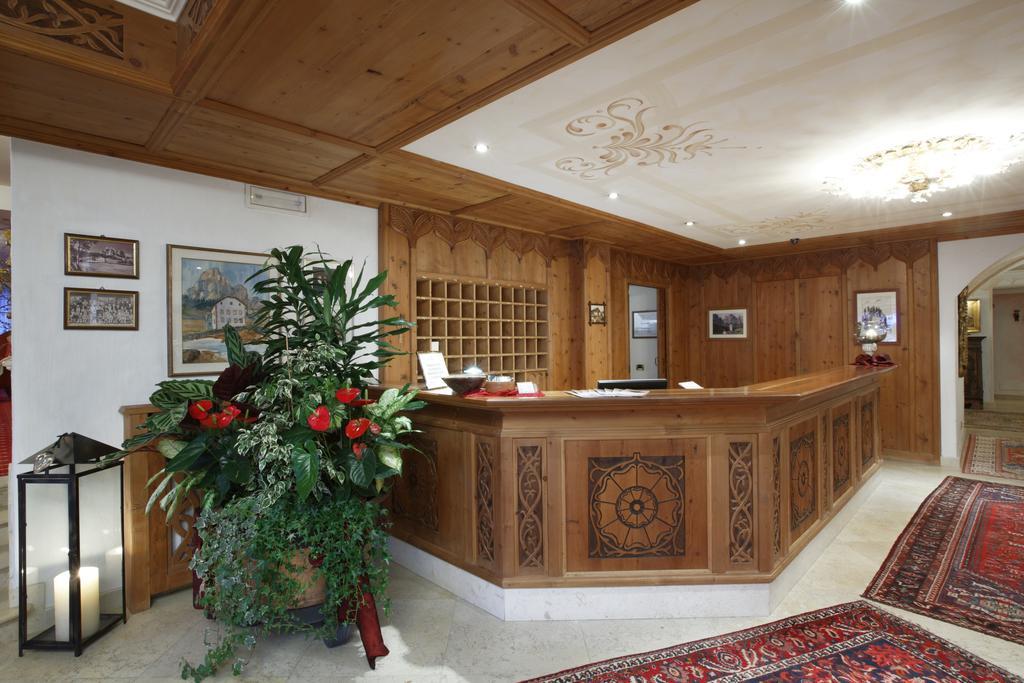 Hotel Sassongher Корвара ин Бадия Екстериор снимка